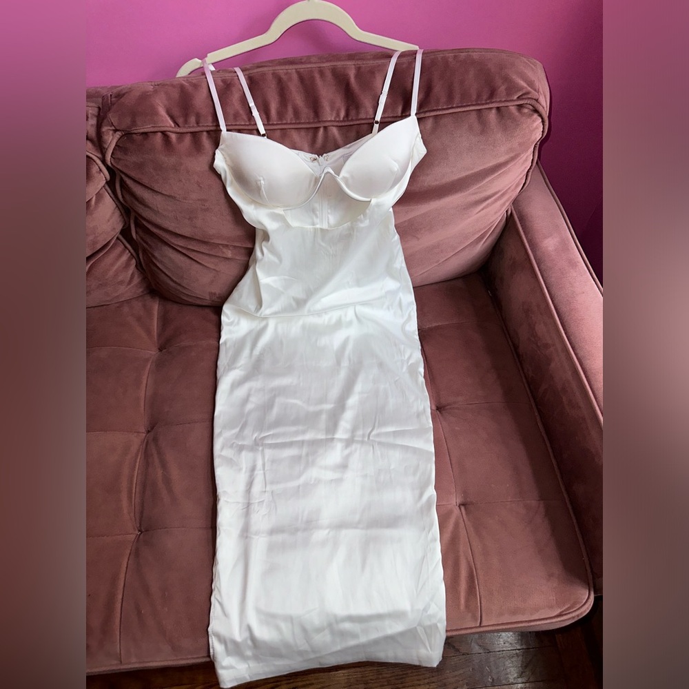 Oh Polly - Ahead Of The Curve Satin Cut Out Midi Dress in Oyster White